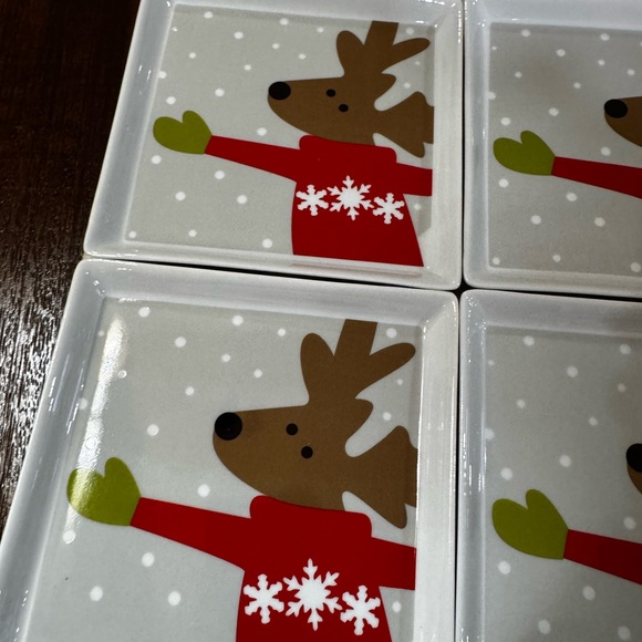 EUC Crate & Barrel Square Plates - Set of 4 - Joan Anderson 2016 - Reindeer - Picture 3 of 6